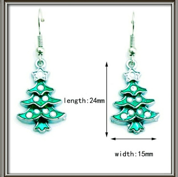 Christmas Tree Dangle Acrylic Earrings New🎄 - Picture 4 of 6